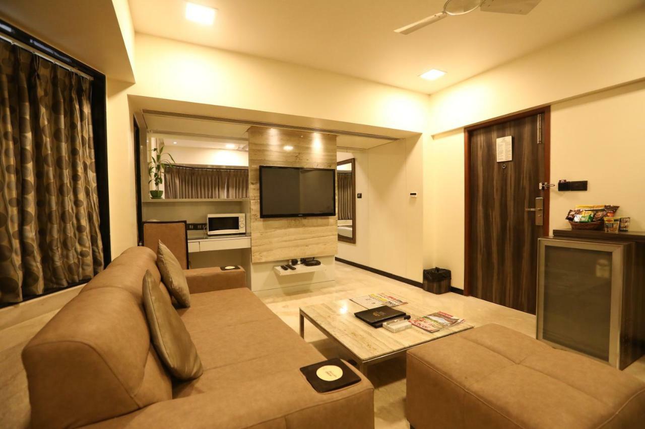 Executive Enclave Hotel Mumbai Exterior foto